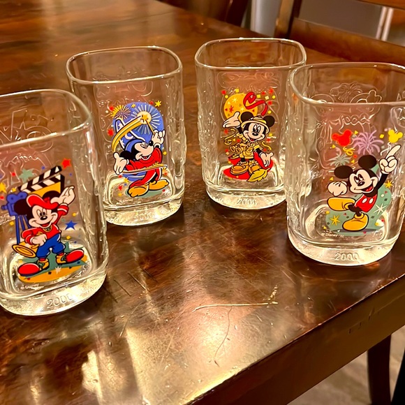 LIMITED Disney year 2000 Y2K McDonald’s Collectors Glasses each sold separately - Picture 2 of 12